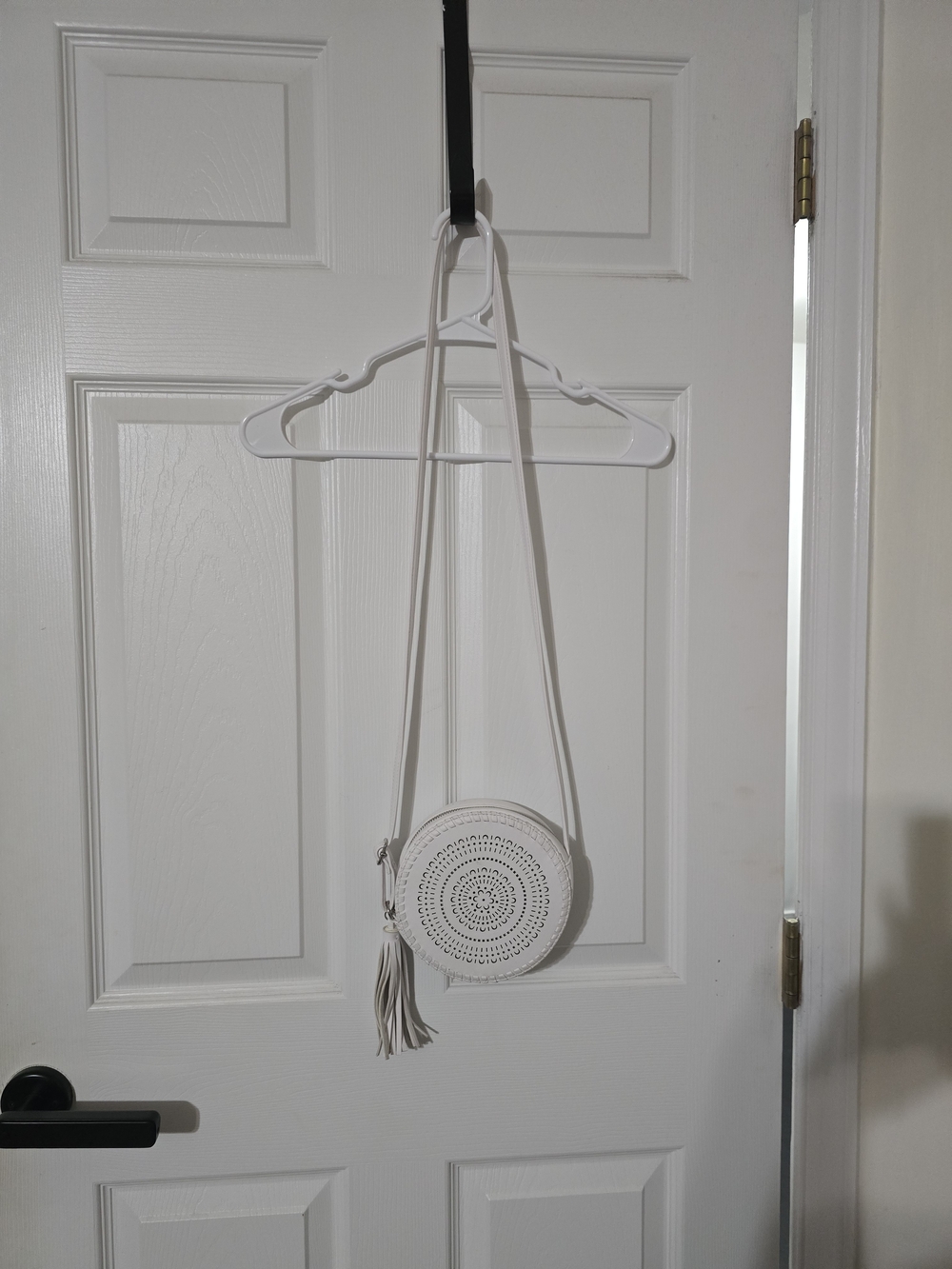art class White Round Laser-Cut Crossbody with Tassel